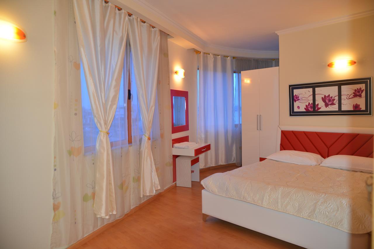 Royal Gaz Hotel Durrës Esterno foto