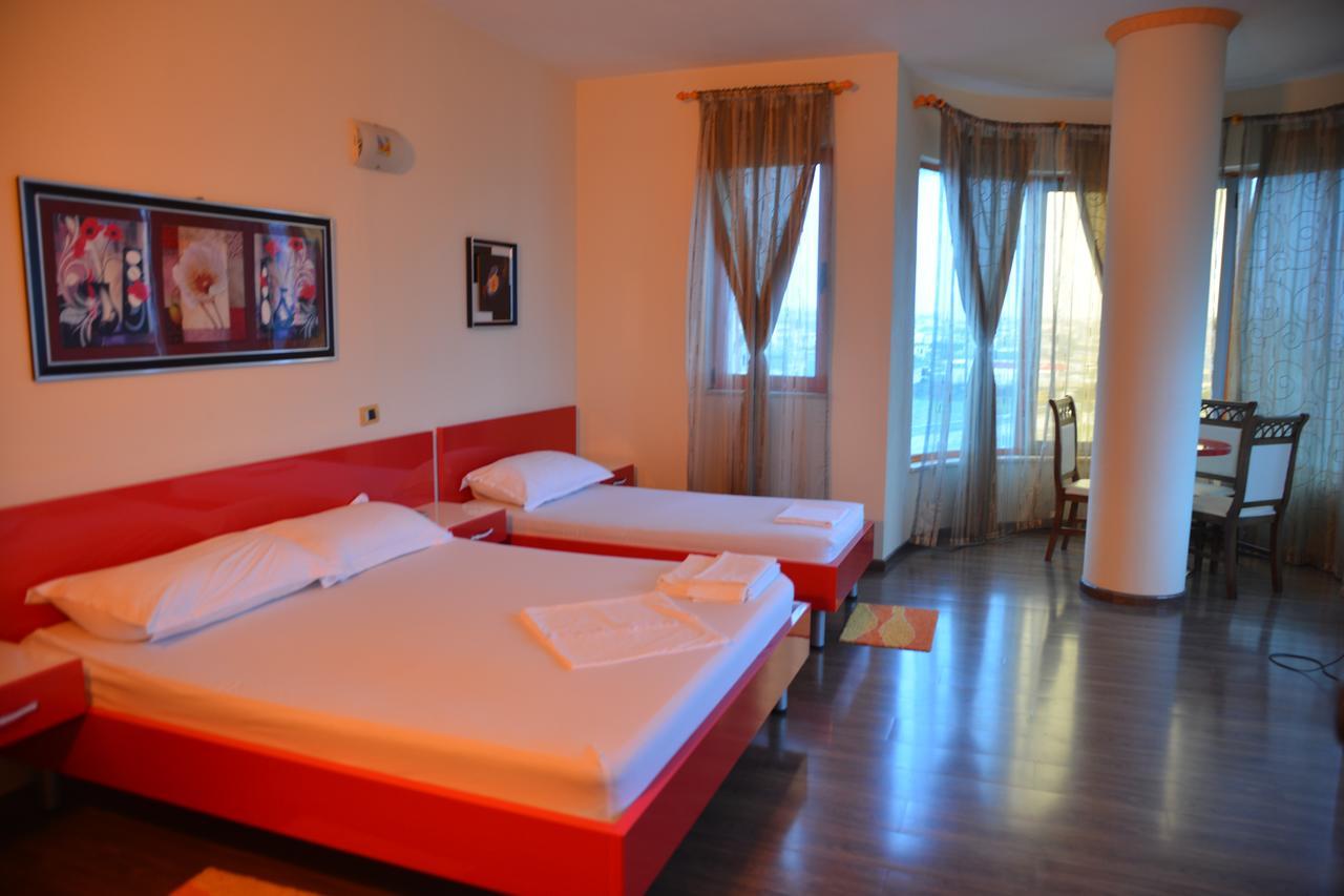 Royal Gaz Hotel Durrës Esterno foto