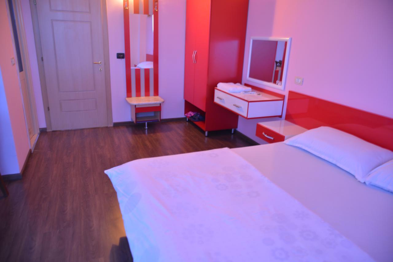 Royal Gaz Hotel Durrës Esterno foto