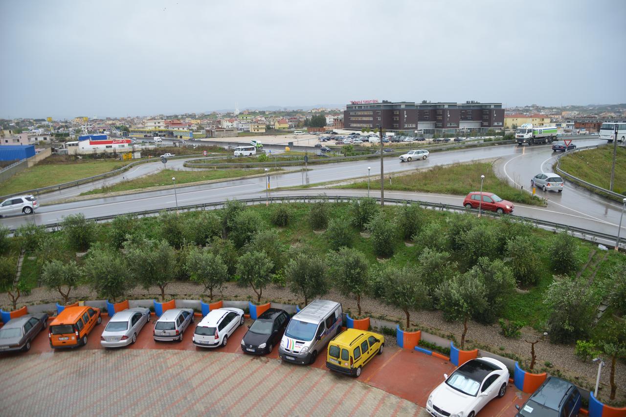 Royal Gaz Hotel Durrës Esterno foto