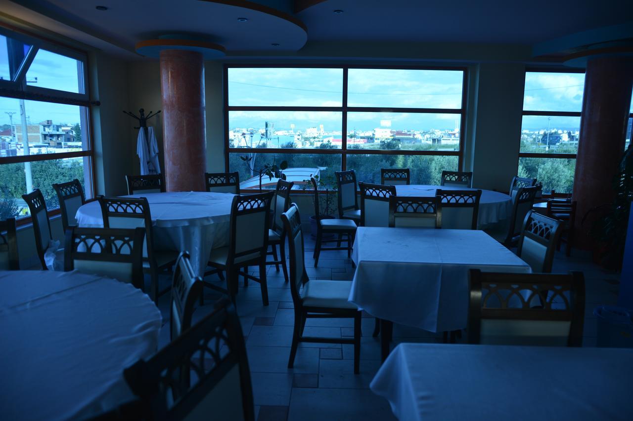 Royal Gaz Hotel Durrës Esterno foto